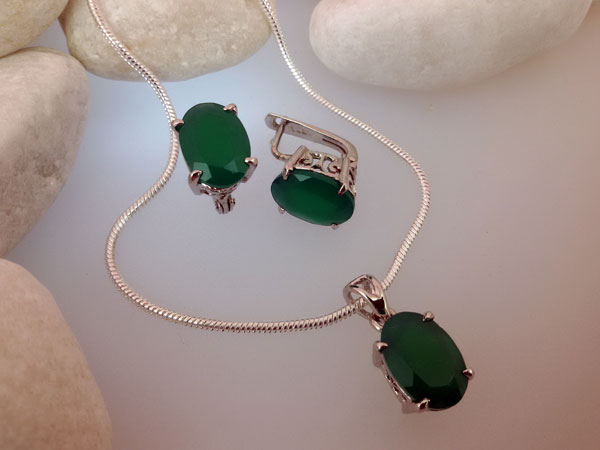 Green Jade Sterling silver earings and pendant set.. Foto 2
