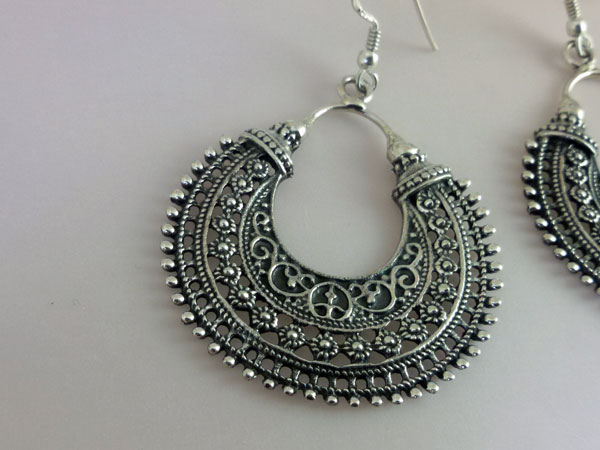 Ethnic Sterling silver earrings.. Foto 1