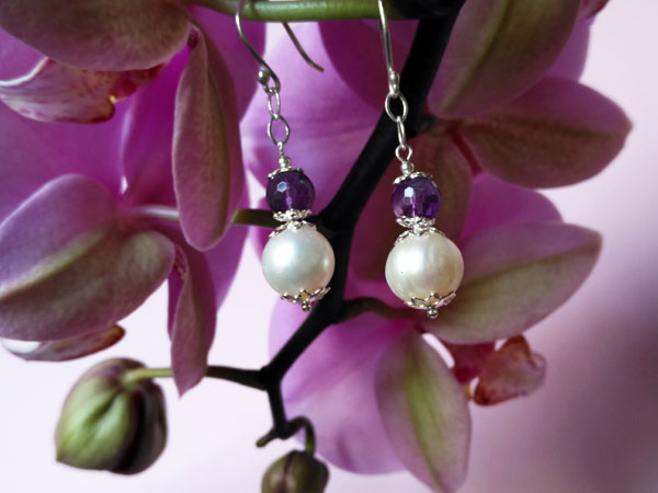 Silver, amethyst and pearl earrings.. Foto 1