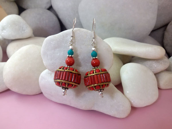 Tibetan traditional earrings.. Foto 1