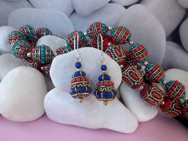 Tibetan traditional earrings.. Foto 1
