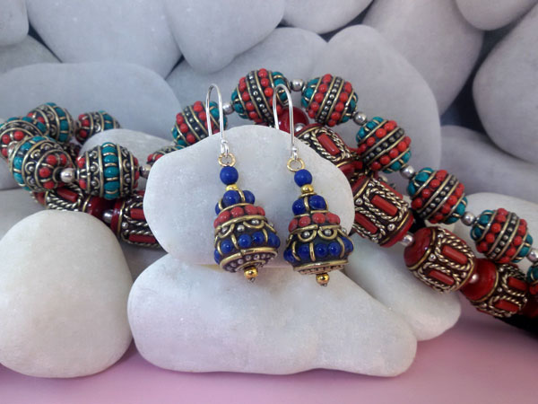 Tibetan traditional earrings.. Foto 2