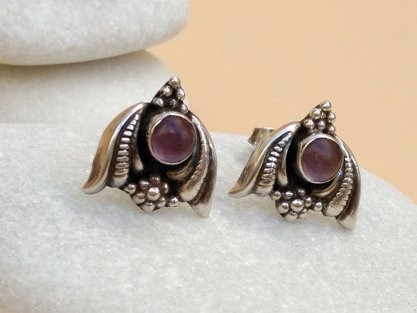 Artisanal Sterling silver and Amethyst earrings.. Foto 2