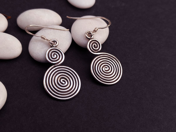 Pendientes etnicos tradicionales de plata.. Ref. MJB