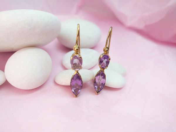 Ethnic earrings in gold-plated Sterling silver and amethyst gems.. Foto 1