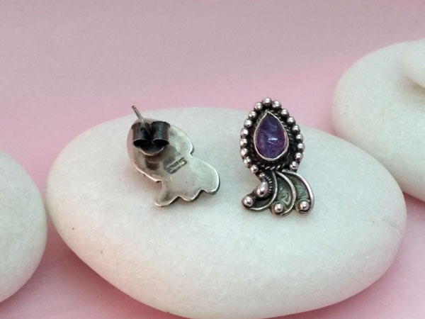 Ethnic Sterling silver and amethyst earrings.. Foto 3