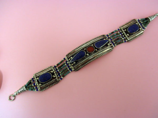 Ethnic Tibetan bracelet.. Foto 1