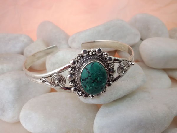Turquoises and Sterling silver tibetan bracelet.. Foto 1
