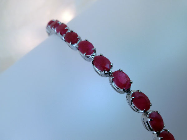 Sterling silver and Rubis bracelet.. Foto 1