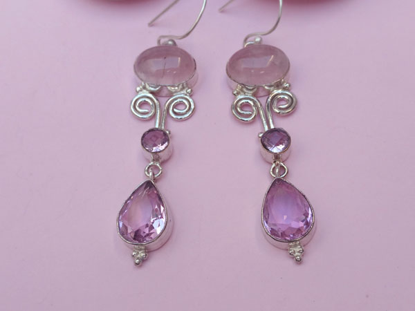 Ethnic silver earrings with Kunzite and Rose Quartz gems.. Foto 1