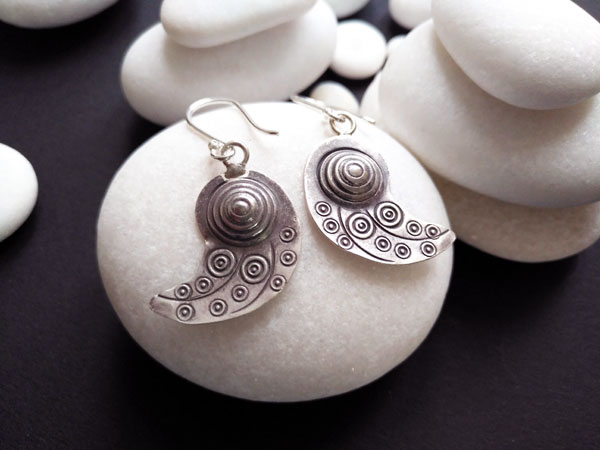 Handmade silver ethnic earrings.. Foto 1