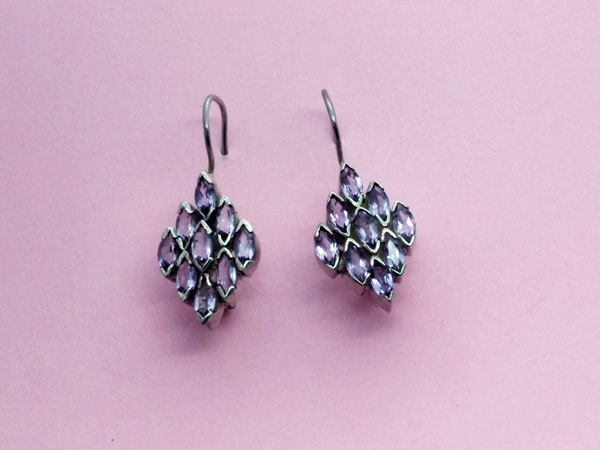 Pendientes etnicos de plata y gemas facetadas de amatista.. Ref. NFZ