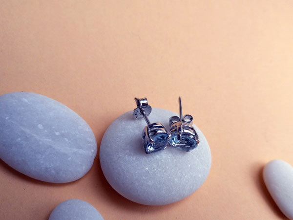 Sterling silver and aquamarine earrings.. Foto 2