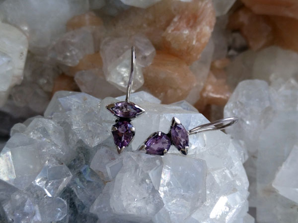 Ethnic silver and amethyst earrings.. Foto 2