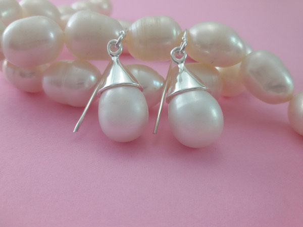 Sterling silver and natural Pearl earrings.. Foto 1