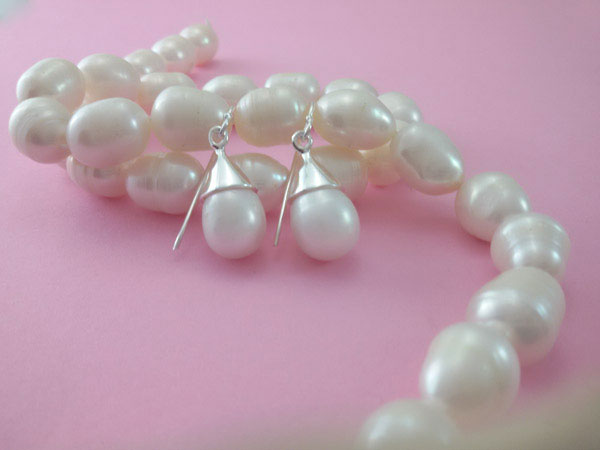 Sterling silver and natural Pearl earrings.. Foto 2