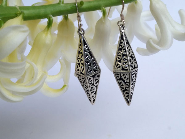 Handmade Sterling silver Japanese design earrings.. Foto 1