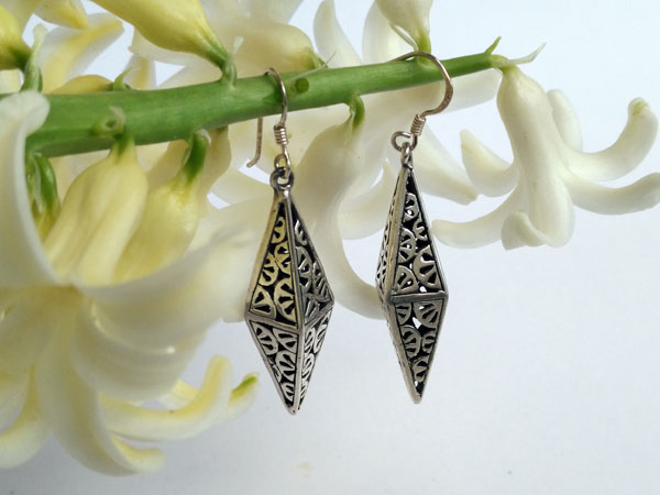 Handmade Sterling silver Japanese design earrings.. Foto 2