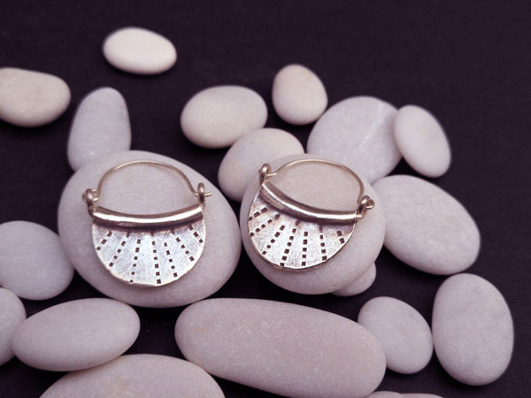 Sterling silver ethnic earrings.. Foto 2
