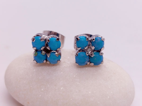 Sterling silver and turquoise earrings.. Foto 1