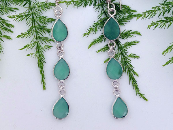 Handmade ethnic silver earrings and green aventurine gems.. Foto 2