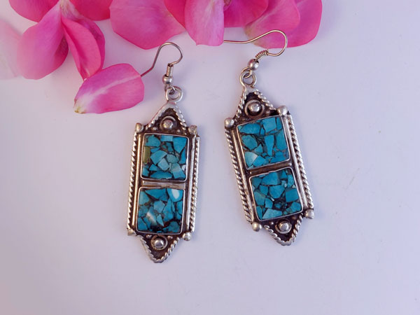 Pendientes etnicos tibetanos.. Ref. NLM