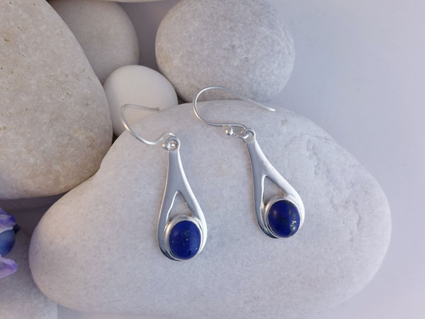 Ethnic silver and lapis lazuli earrings.. Foto 2