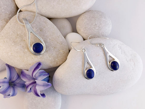 Conjunto de colgante y pendientes de plata y lapislazuli.. Ref. NLP