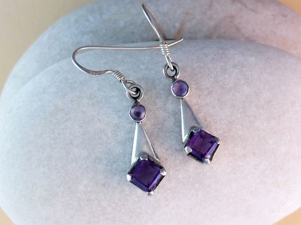 Ethnic silver and amethyst earrings.. Foto 1