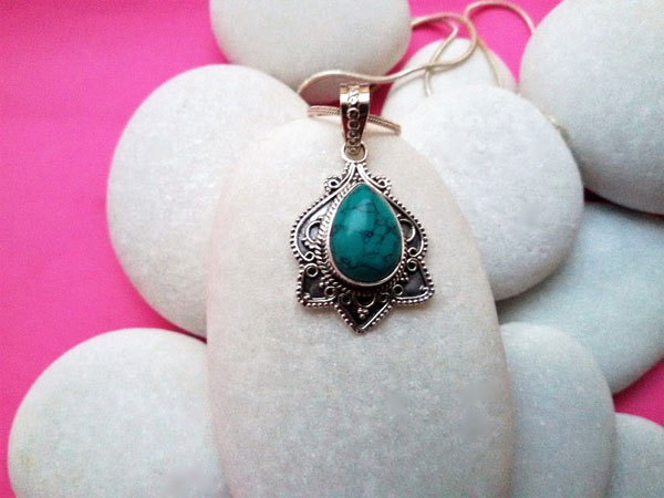 Turquoise and Sterling silver pendant. - 27 eur. - Jewellery Pendants