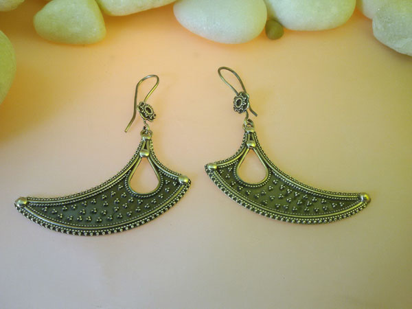 Ethnic Sterling silver earrings made in Rajhastan.. Foto 1