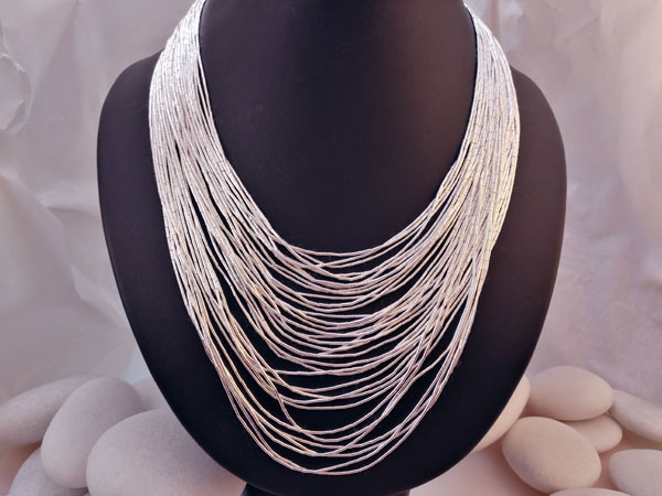 Navajo ethnic Sterling silver necklace.. Foto 1