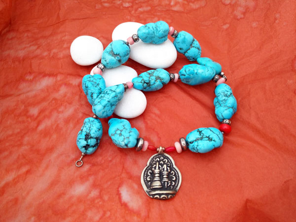 Ethnic tibetan necklace with Turquoises and Sterling silver.. Foto 1