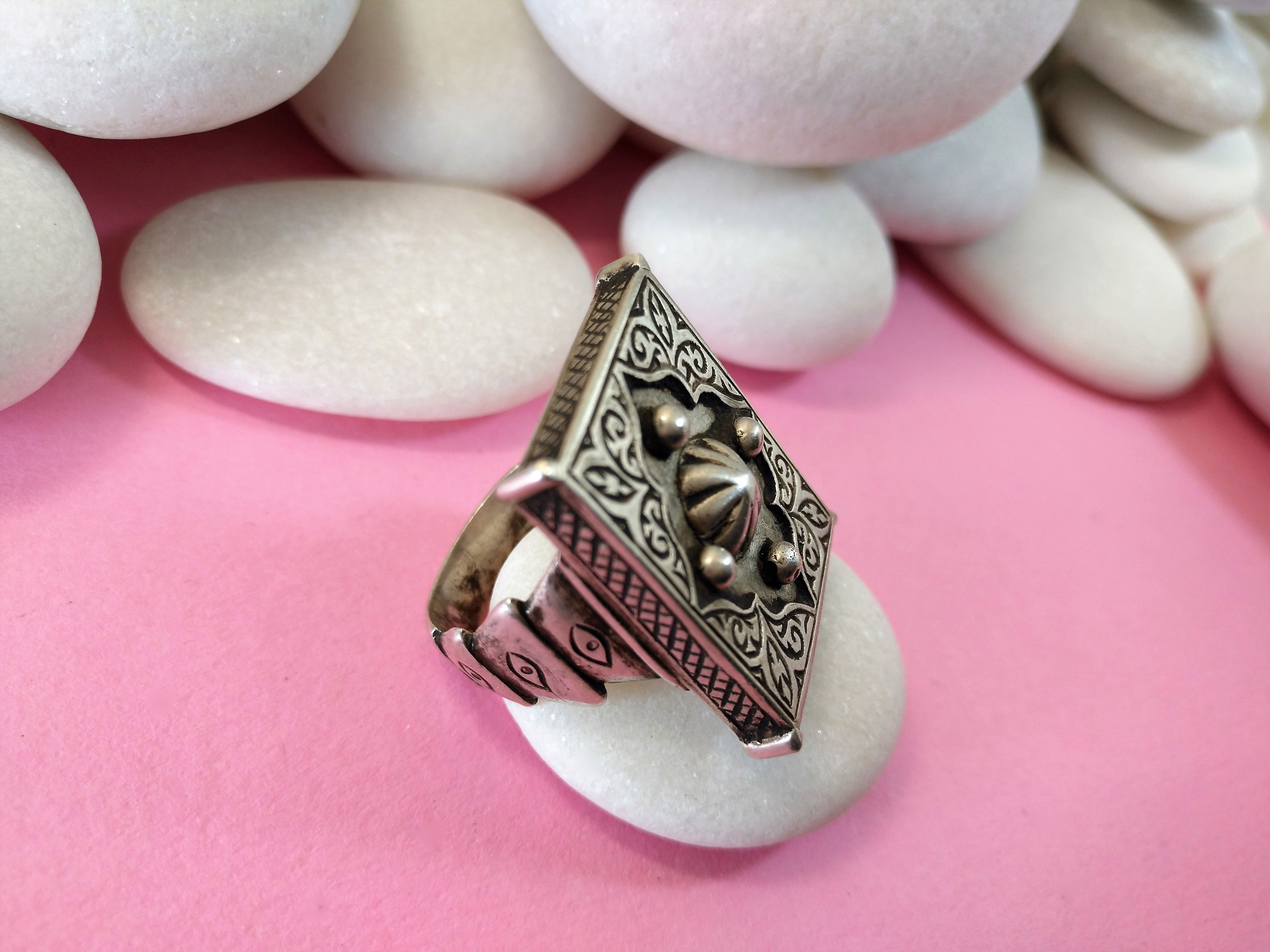 Ethnic Sterling silver Kazakh ring.. Foto 3