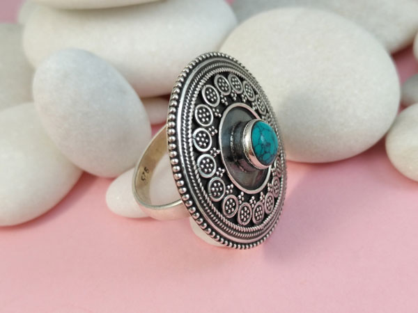 Turquoise and Sterling silver ethnic ring.. Foto 2