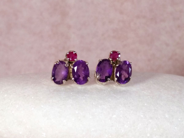 Vintage handmade Sterling silver with Amethyst and Rubis earrings.. Foto 2