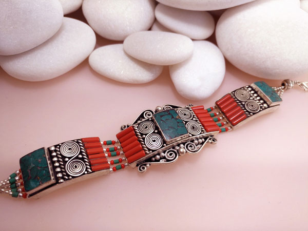 Tibetan ethnic bracelet.. Foto 1