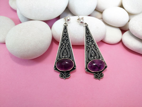 Sterling silver and Amethyst gems earrings.. Foto 1
