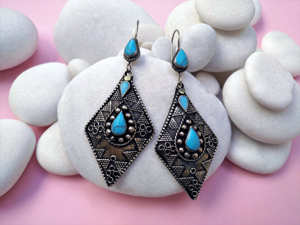 Pendientes etnicos antiguos de aleacion de plata y Turquesas.. Ref. TGZ