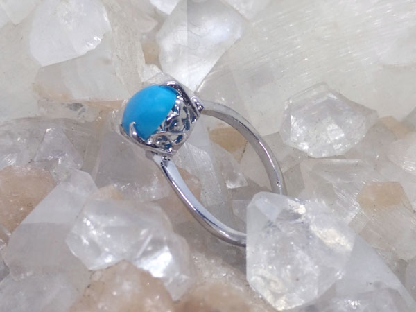 Sterling silver and turquoise ethnic ring.. Foto 1