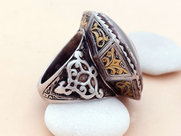 Antique silver and agate ethnic ring.. Foto 2