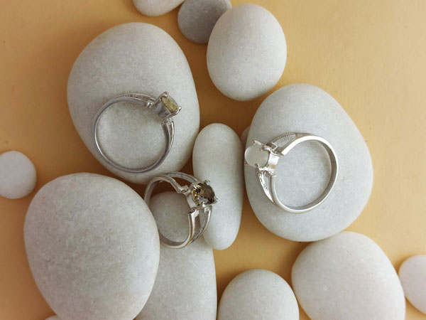 Silver rings with moonstone, white topaz and smoky quartz gems.. Foto 2