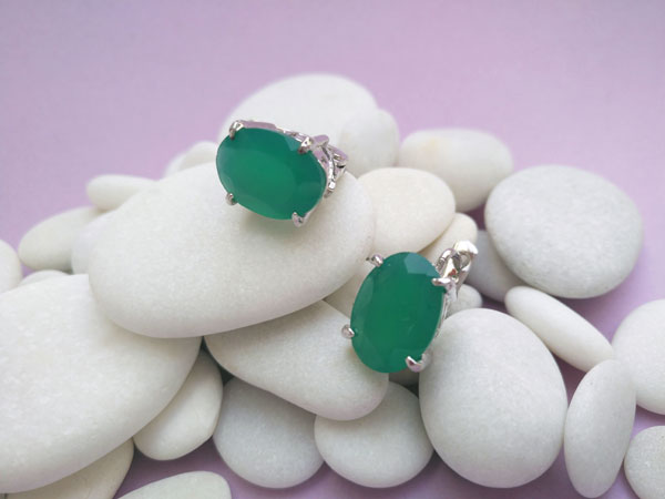 Elegant pendants of Sterling silver and green Jade.. Foto 2