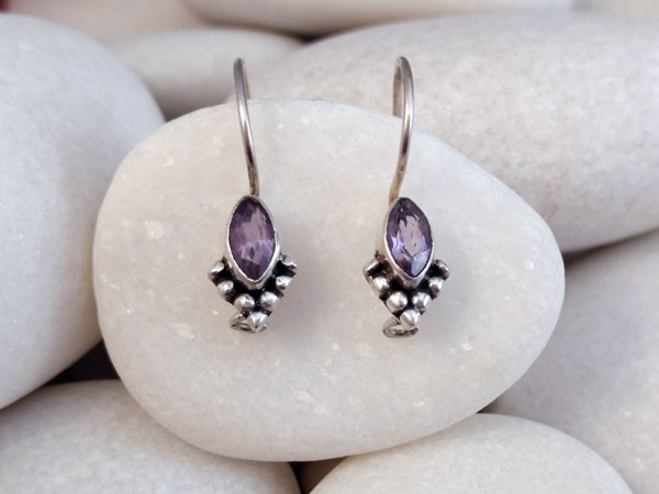 Amethyst and Sterling silver earrings.. Foto 2