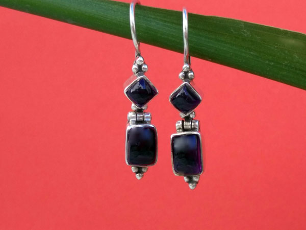 Ethnic Sterling silver earrings with Amethyst.. Foto 2
