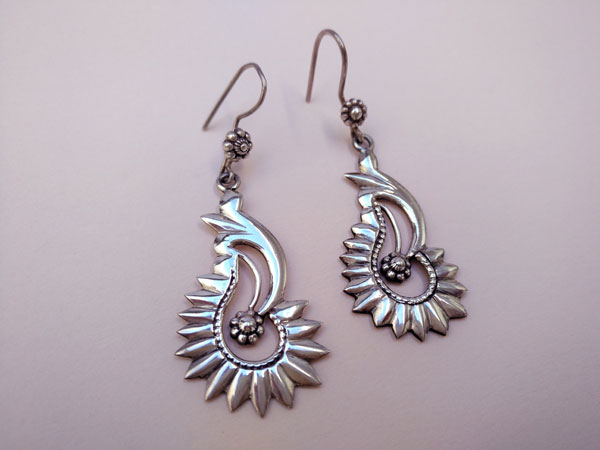 Ethnic Sterling silver traditional earrings.. Foto 2