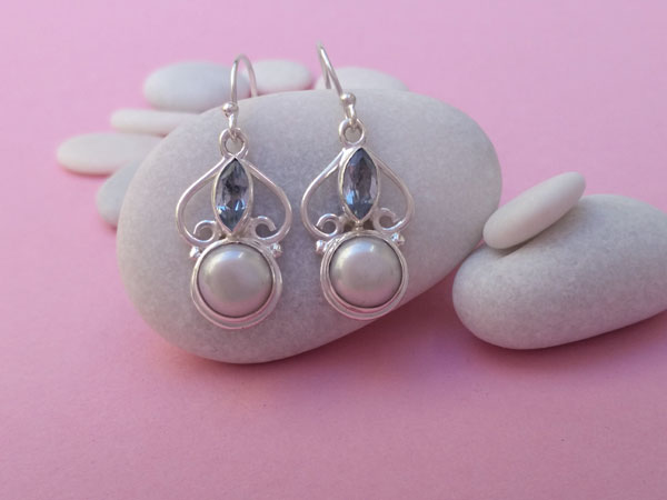 Pendientes de plata de ley con perlas y aguamarinas.. Ref. TNS