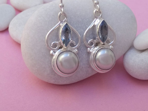 Sterling silver earrings with pearls and Aquamarines.. Foto 2