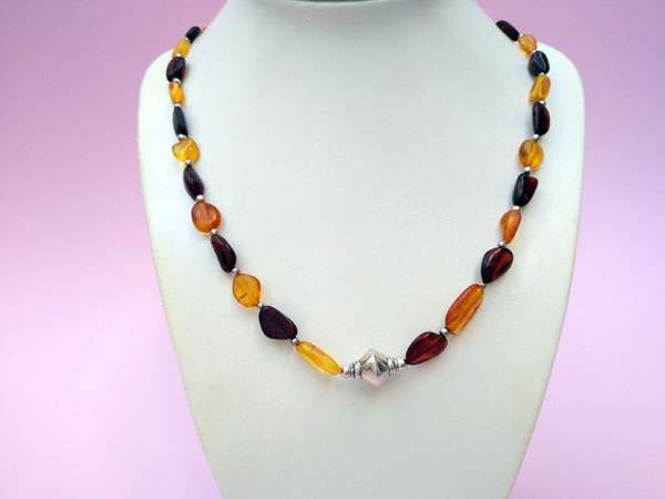 Handmade Sterling silver and amber ethnic necklace.. Foto 3