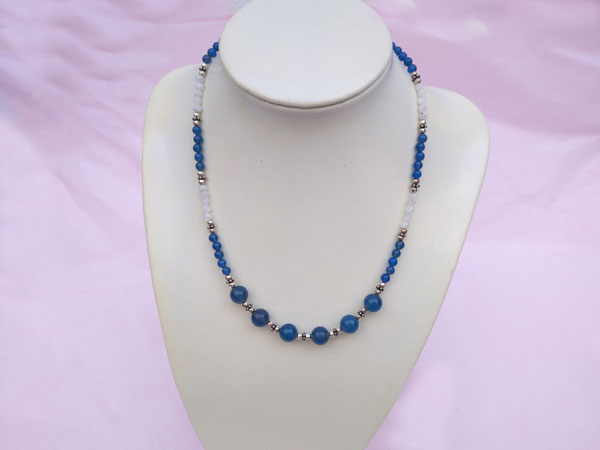 Conjunto de collar y pulsera de plata, cuarzo azul y piedra de luna.. Foto 1